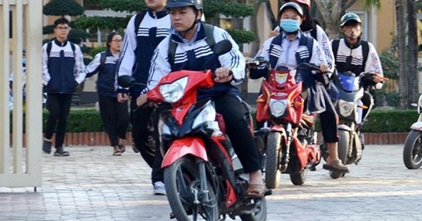 14 tuổi có được chạy xe 50cc không?