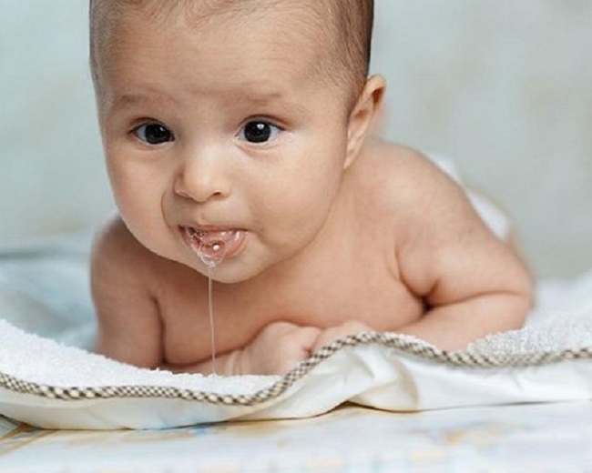 Biểu hiện của sốt mọc răng ở trẻ là gì?