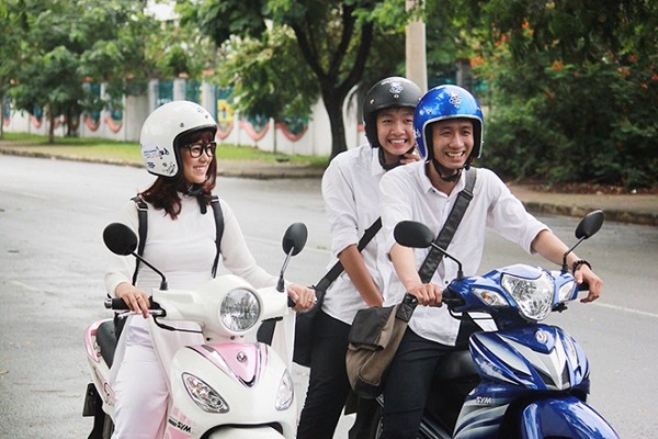 Bao nhiêu tuổi đi được xe máy 100cc?